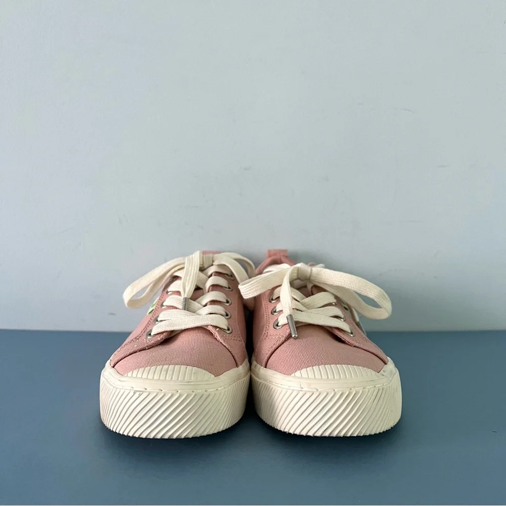 Cariuma OCA Low Rose Pink Canvas Lace Up‎ Sneakers